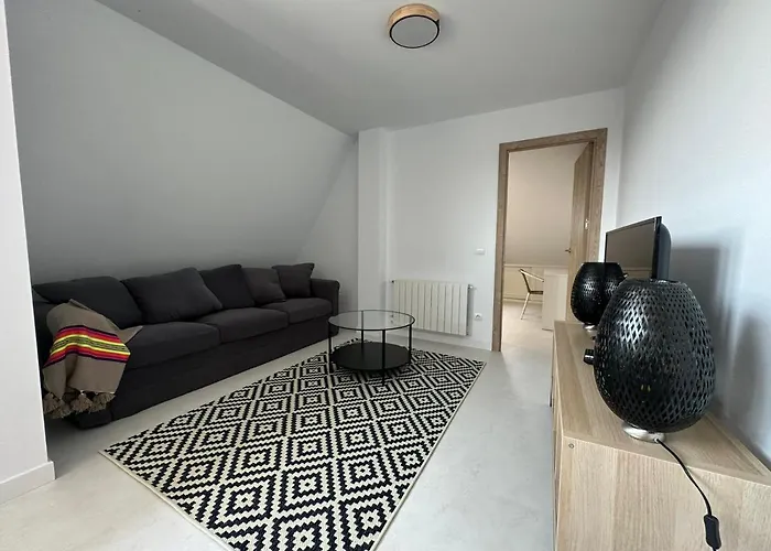 Design With Garage Daire