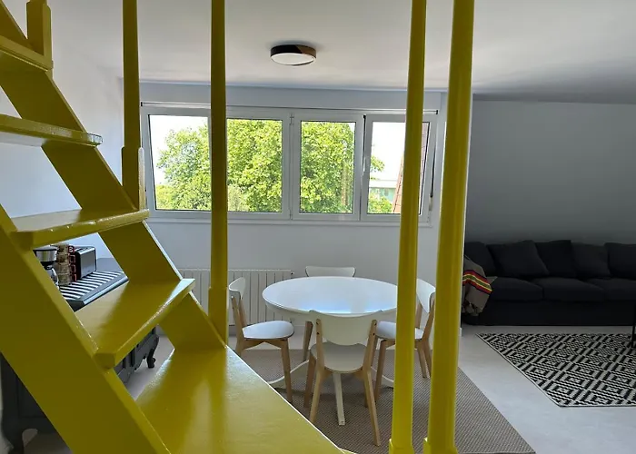 Daire Design With Garage